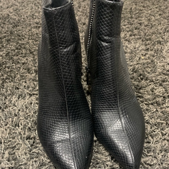Stradivarius Boots - Picture 2 of 2